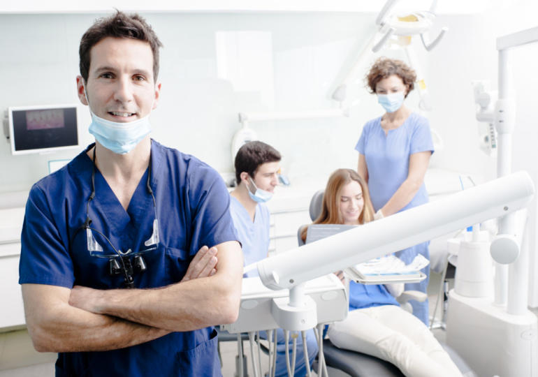 I dentisti rispondono sulle "punturine"